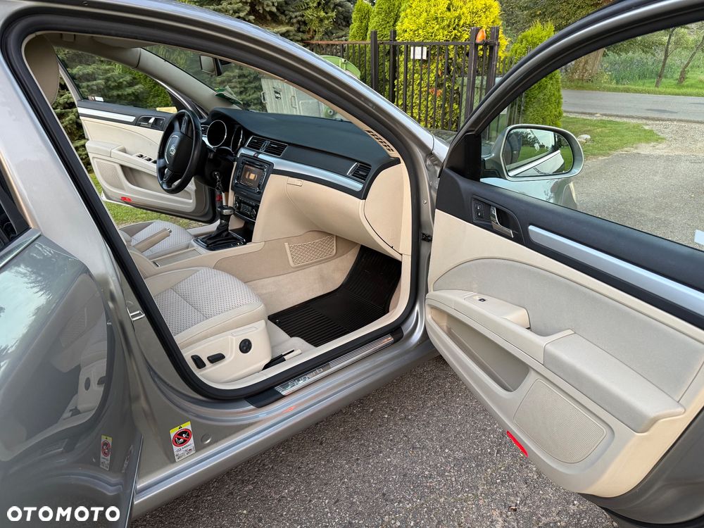 Skoda Superb 2.0 TDI Business DSG - 14