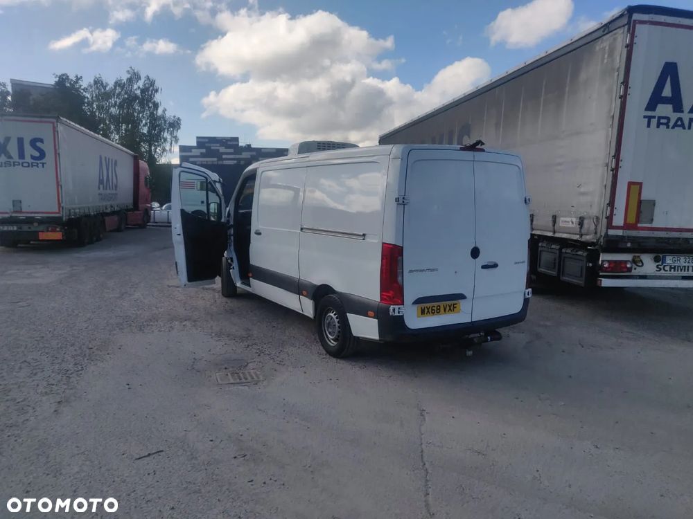 Mercedes-Benz Sprinter - 32