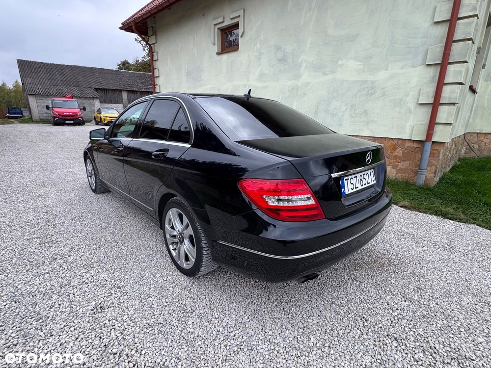 Mercedes-Benz Klasa C 180 CGI BlueEff Avantgarde - 9