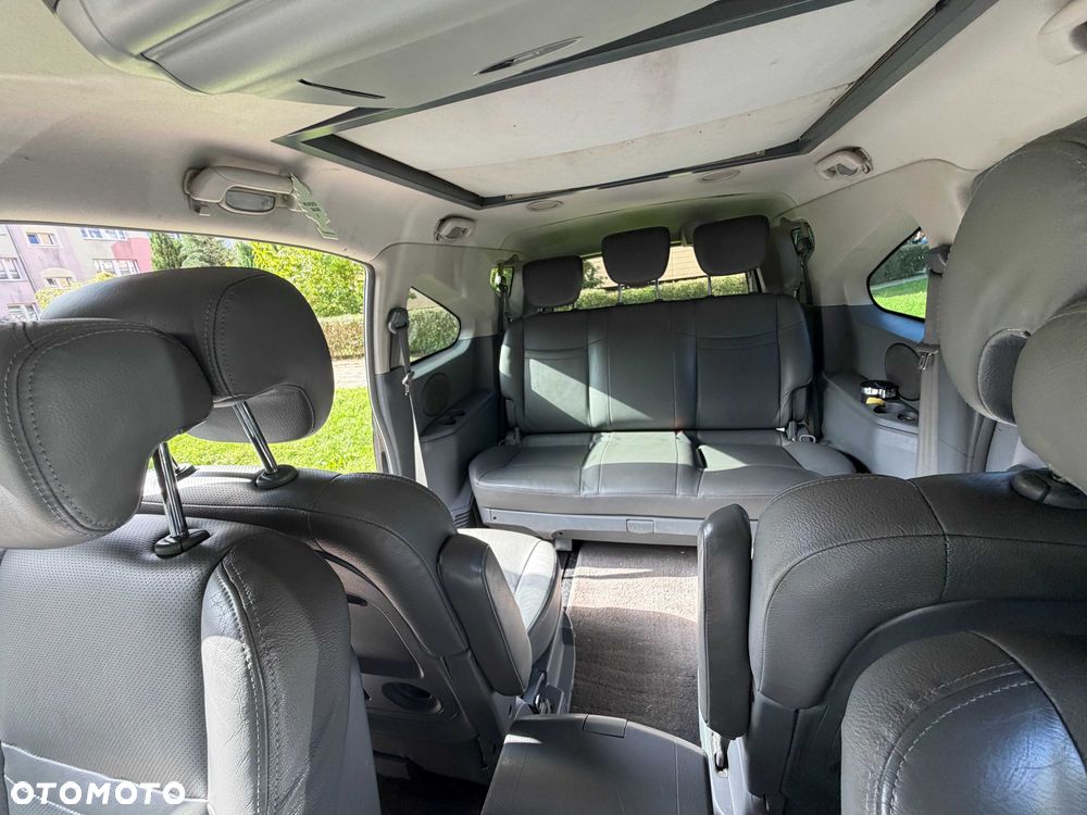 SsangYong/KGM Rodius - 4