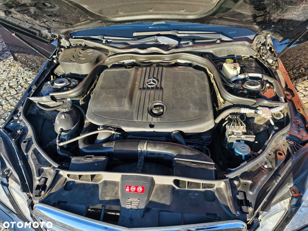 Mercedes-Benz Klasa E 220 T CDI DPF BlueEFFICIENCY 7G-TRONIC Elegance - 13