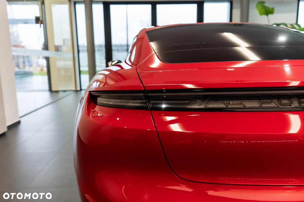 Porsche Taycan 105kWh 4 Black Edition - 39