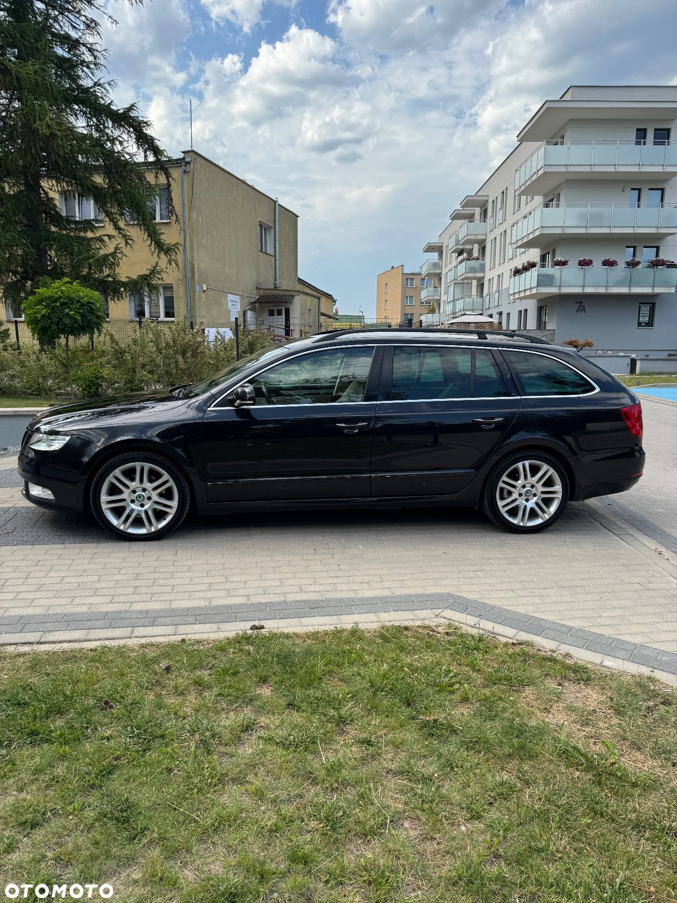 Skoda Superb 2.0 TDI Elegance DSG - 2