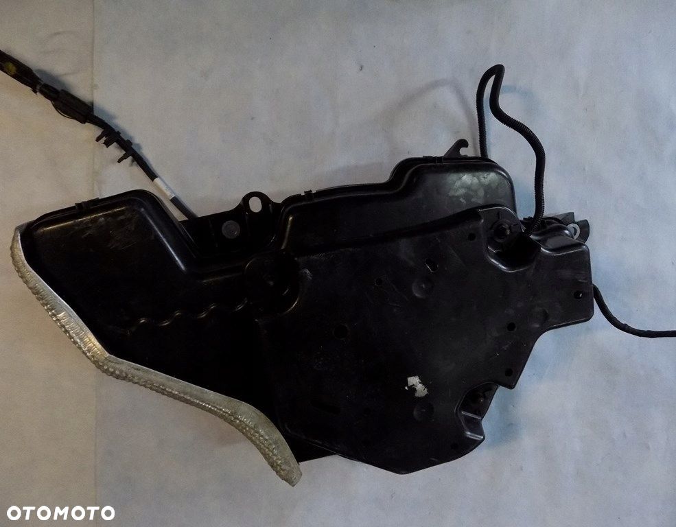 dw tiguan 5n2 zbiornik adblue 5n0131877 - 1