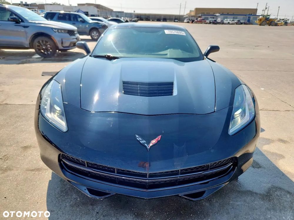 Chevrolet Corvette - 2