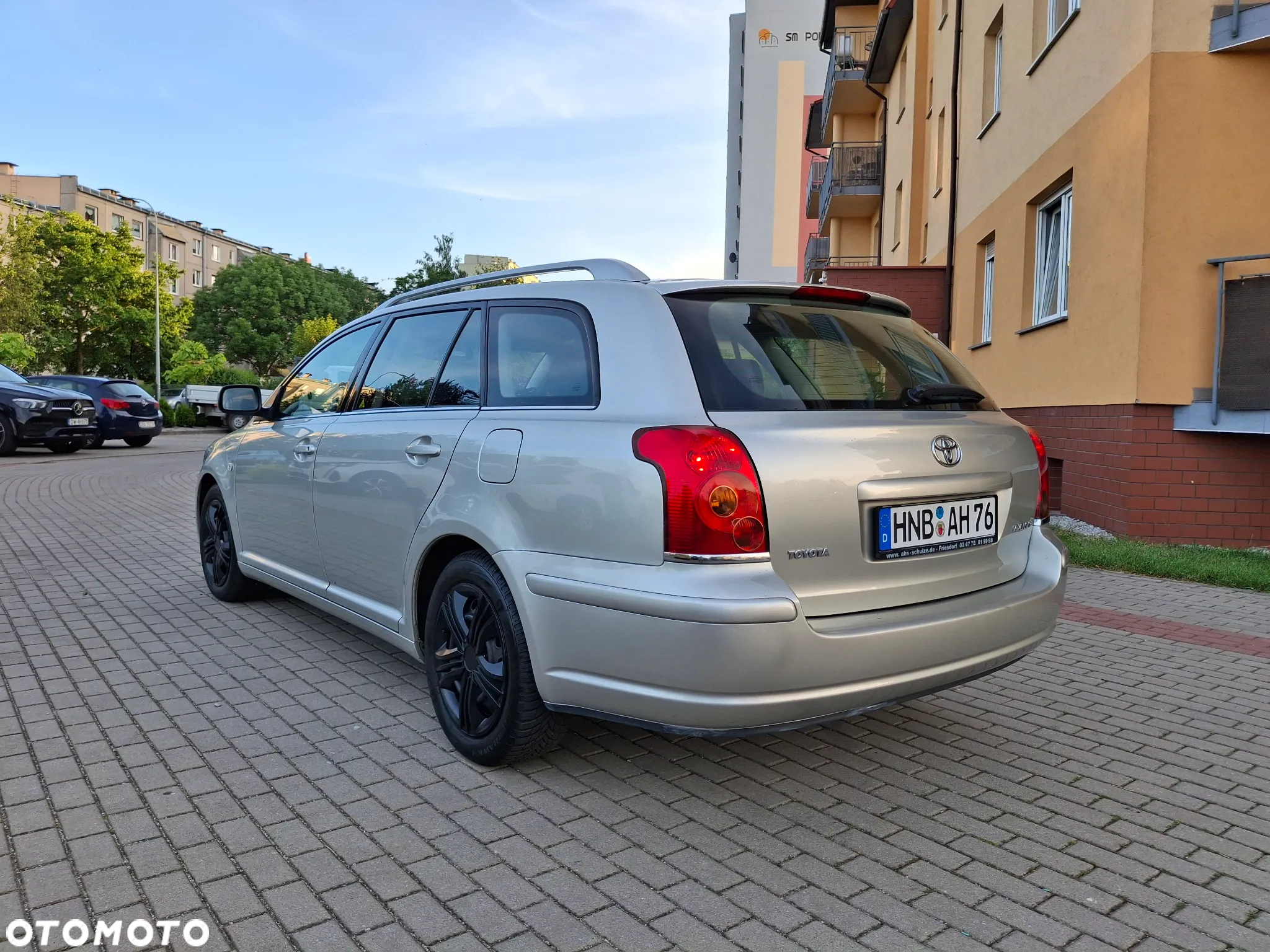 Toyota Avensis 1.8 VVT-i Combi Executive - 10