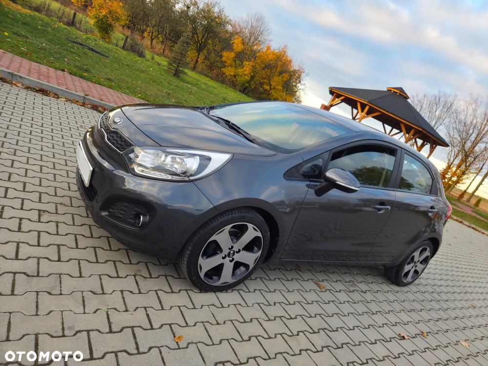Kia Rio 1.4 L - 11