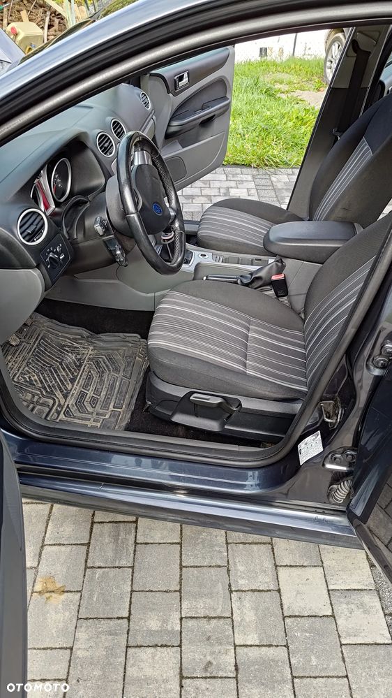 Ford Focus 1.6 TDCi Ambiente - 7