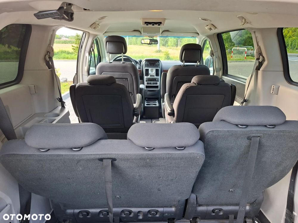 Chrysler Grand Voyager - 15