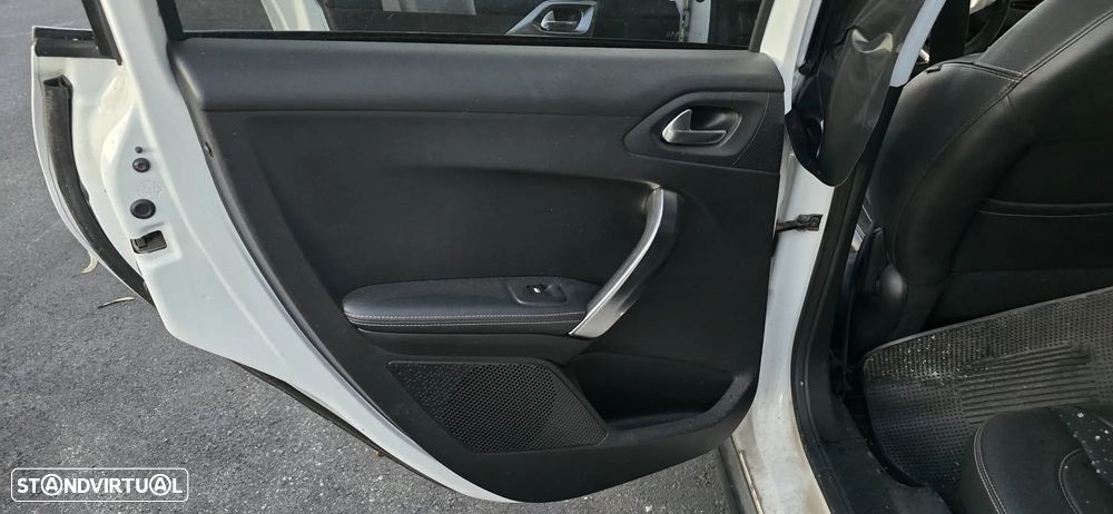 Peugeot 2008 Carrinha 1.6 HDi Diesel de - VIATURA PARA PEÇAS - 15