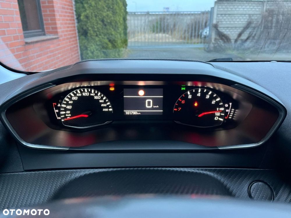 Peugeot 208 1.5 BlueHDi Signature S&S - 9