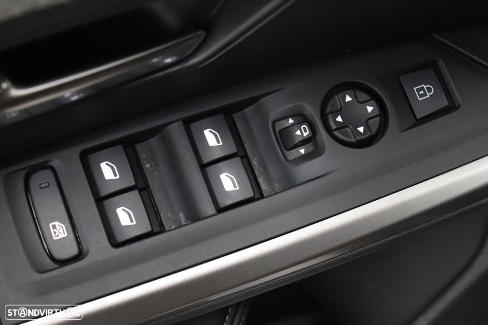 Peugeot 3008 1.2 Hybrid Allure e-DCS6 - 21