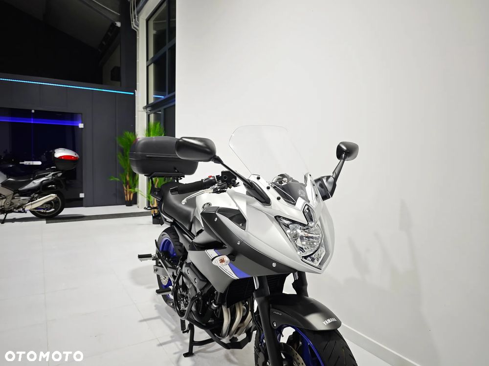Yamaha XJ - 6