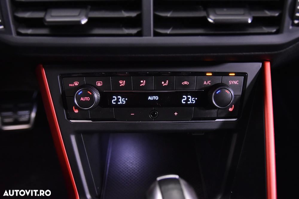 Volkswagen Polo 2.0 TSI DSG GTI - 18