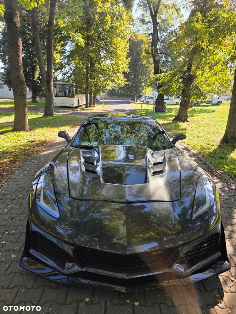 Chevrolet Corvette - 25