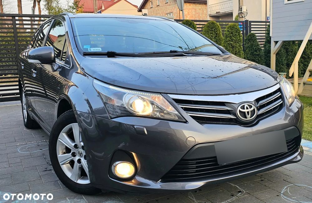 Toyota Avensis 1.8 Style - 1