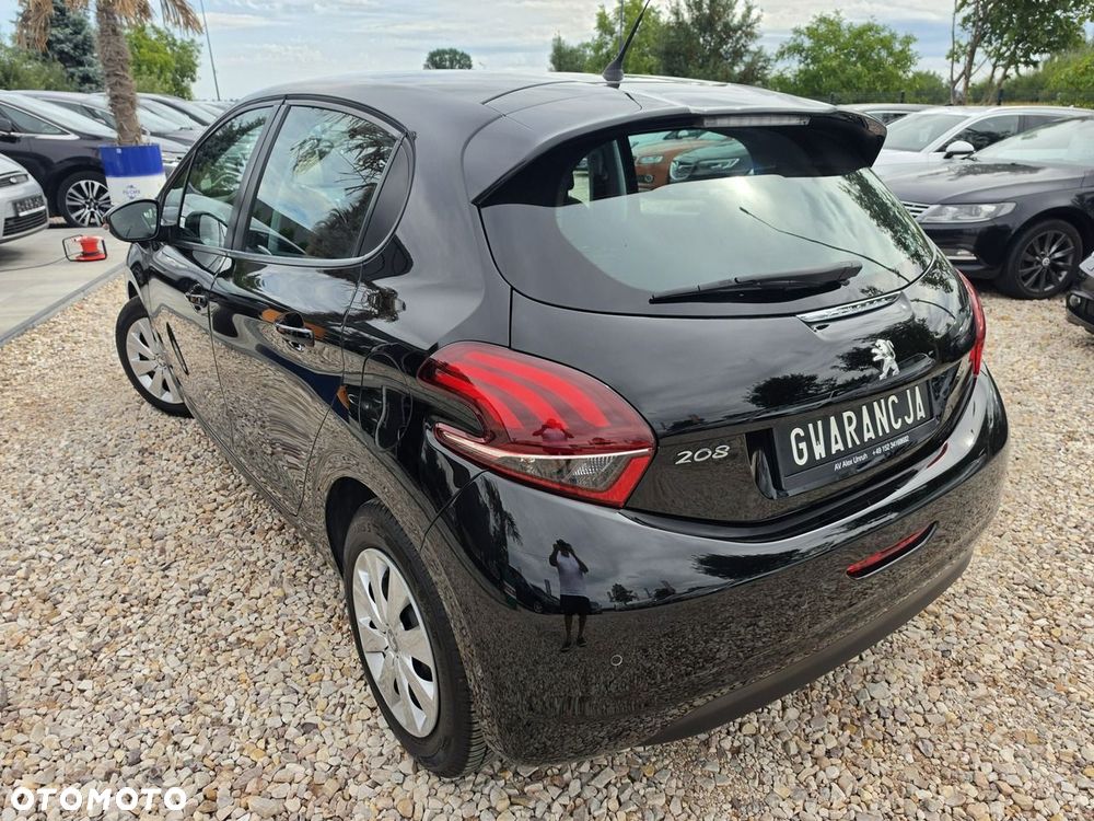 Peugeot 208 - 25