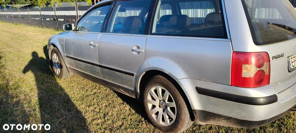 Volkswagen Passat 1.6 Comfortline - 8