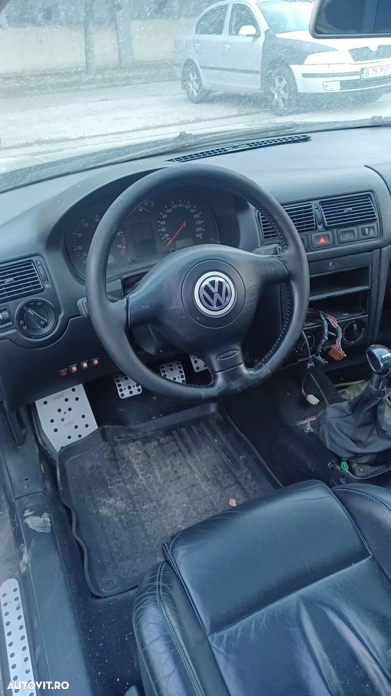 Volkswagen Golf 1.8 GTI - 5