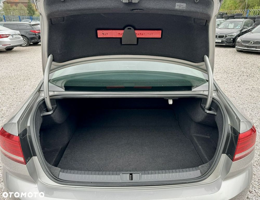 Volkswagen Passat 2.0 TDI (BlueMotion Technology) Comfortline - 38