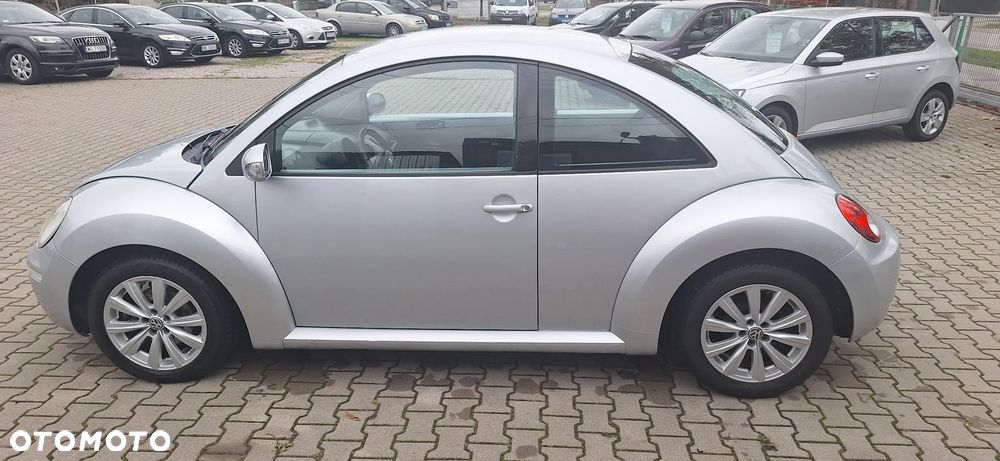 Volkswagen New Beetle - 9