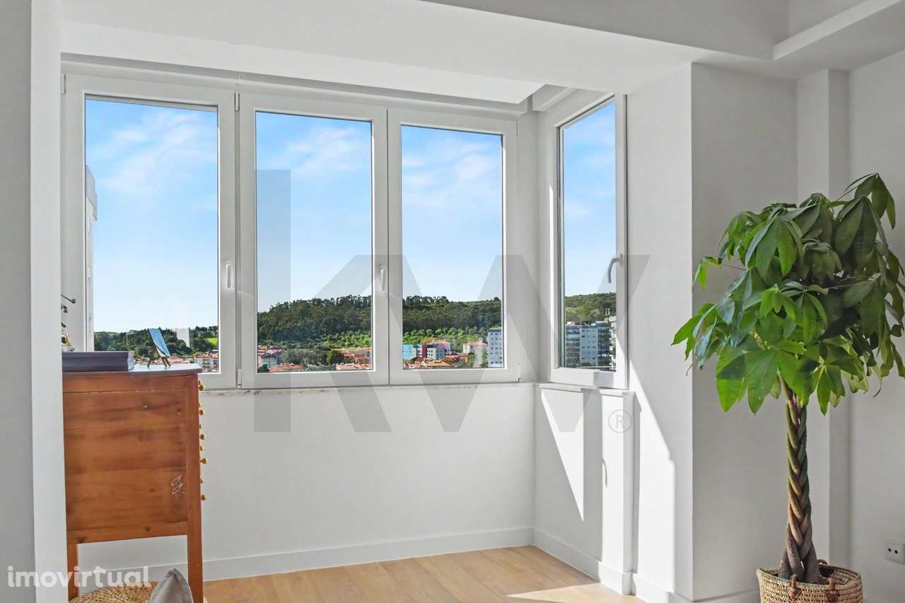 T2 com boas áreas no centro de Carnaxide - Grande imagem: 3/22