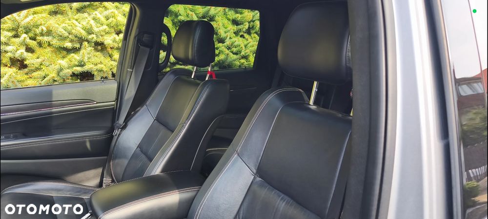 Jeep Grand Cherokee - 12
