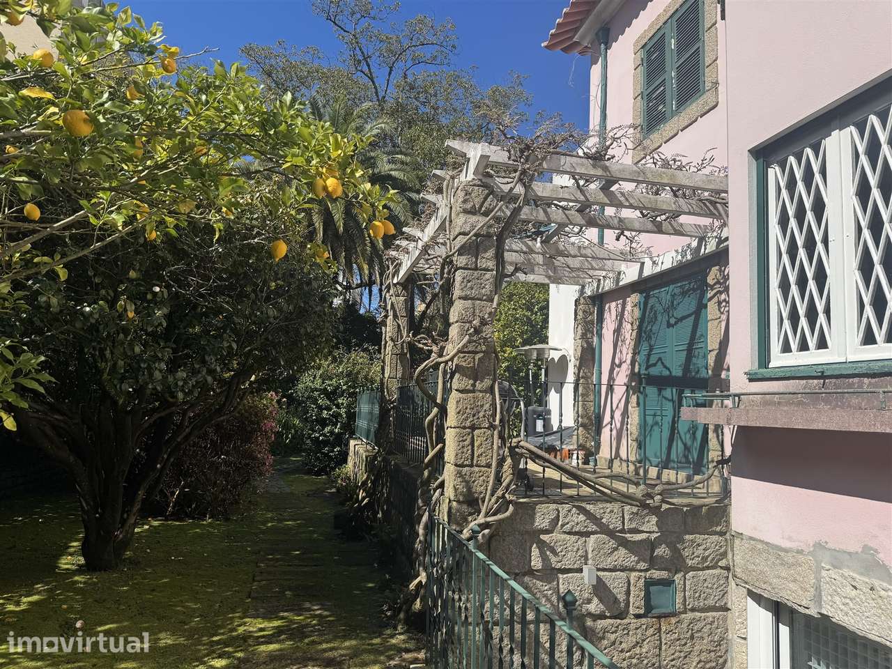 Moradia T6 c/ T1 no jardim à Boavista no Bairro Hollywood - Grande imagem: 3/60
