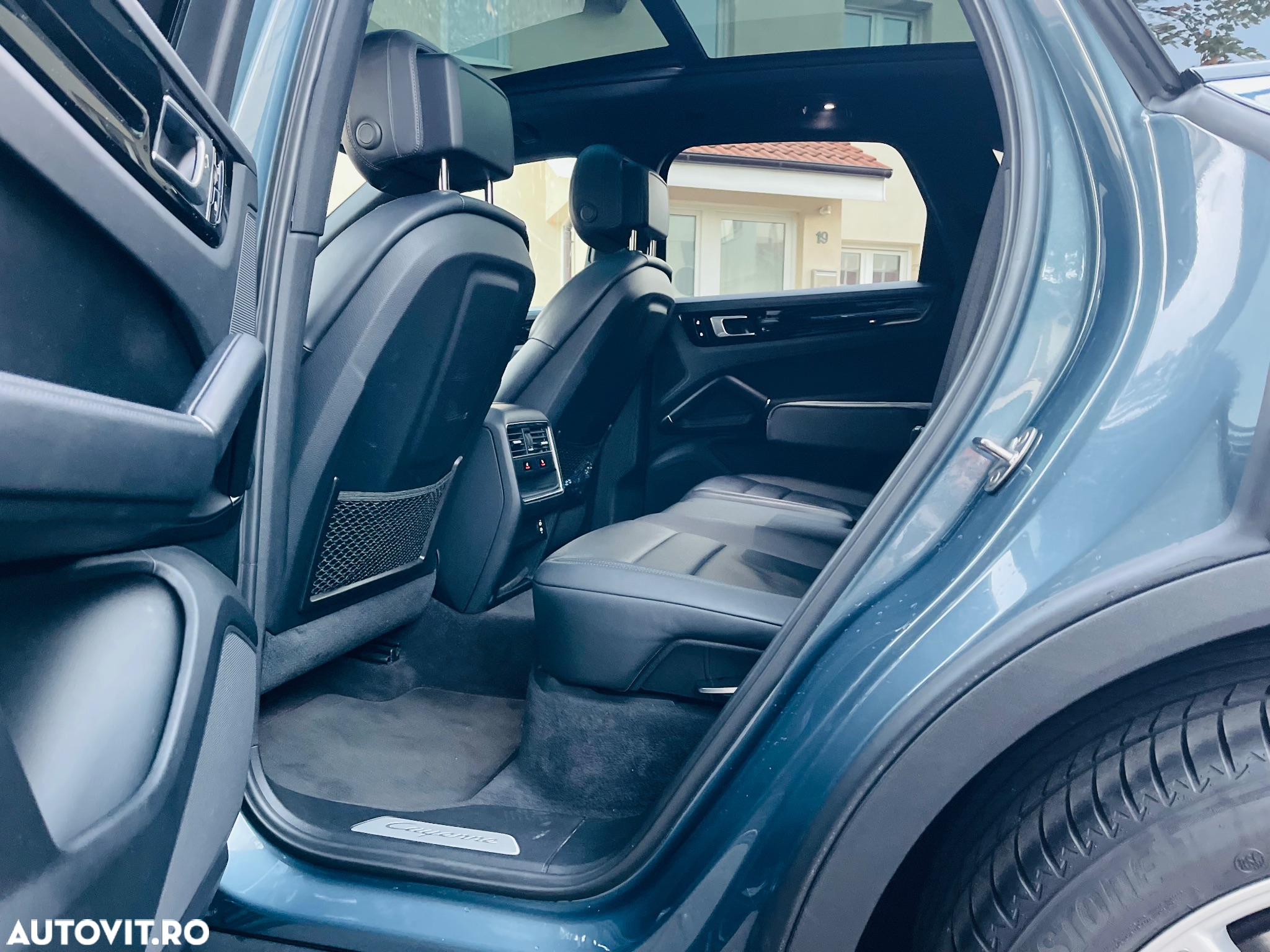Porsche Cayenne Tiptronic S Platinum Edition - 3