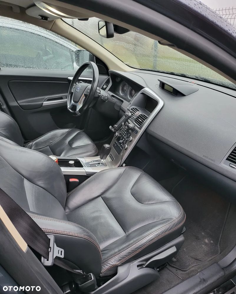 Volvo XC 60 - 4