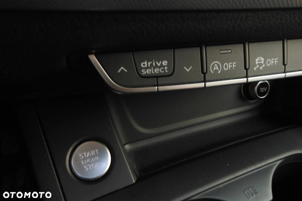 Audi A4 Avant 2.0 TDI ultra S tronic design - 16