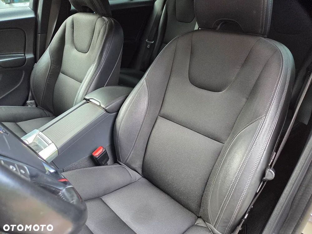 Volvo V60 Cross Country D4 Geartronic - 25