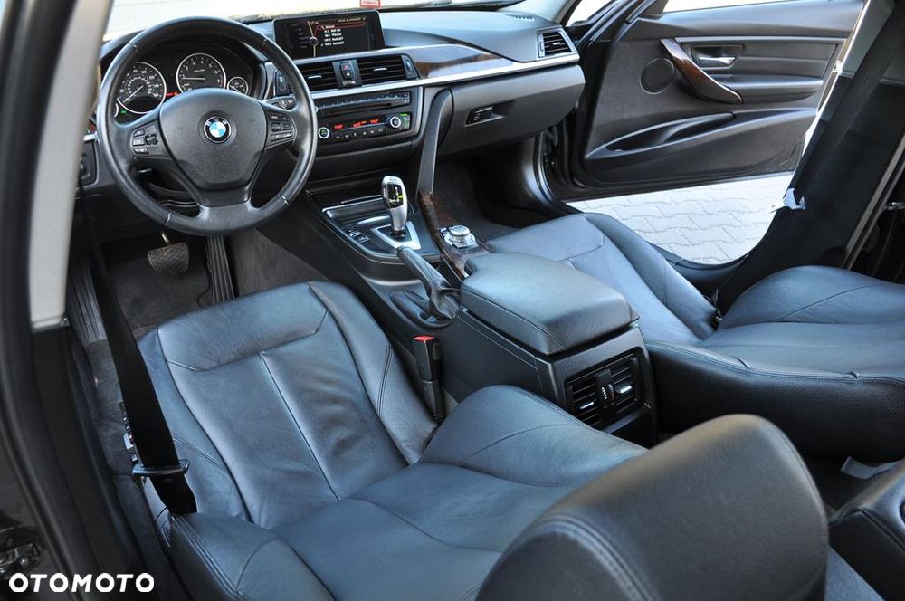BMW Seria 3 328i xDrive Luxury Line - 20