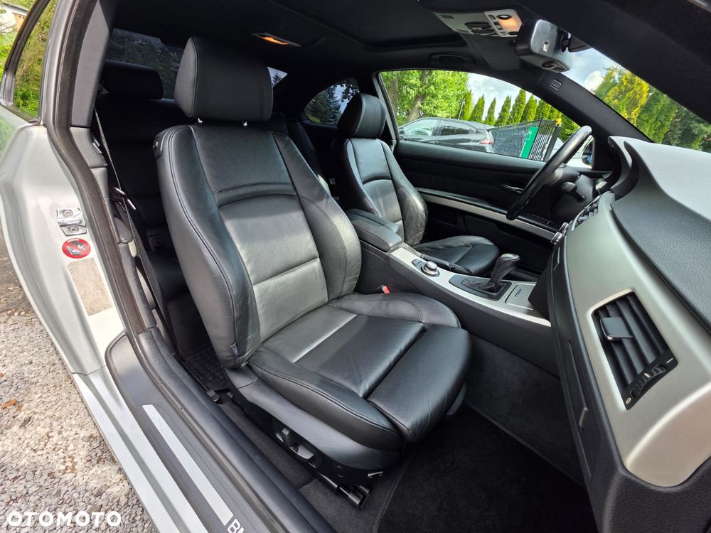 BMW Seria 3 325i - 23