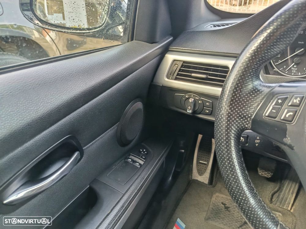 BMW 320 d Coupe - 16