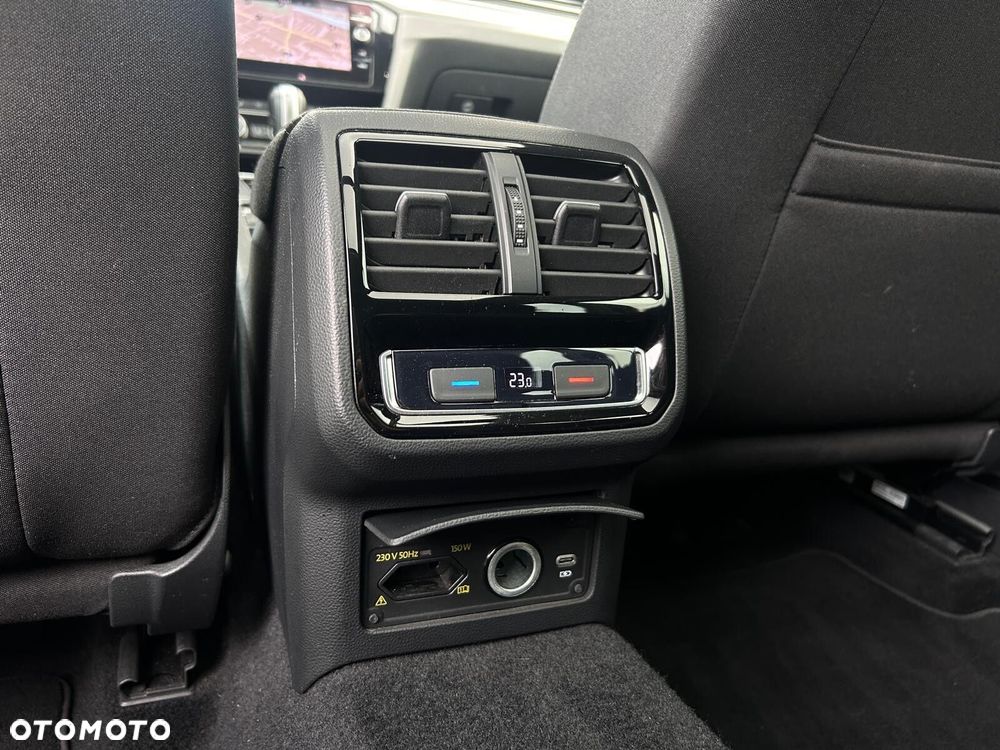 Volkswagen Passat - 23