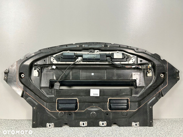 MERCEDES AMG GTR 190 OSŁONA PODŁOGA POD SILNIK ZDERZAK OSŁONA CARBON KARBON