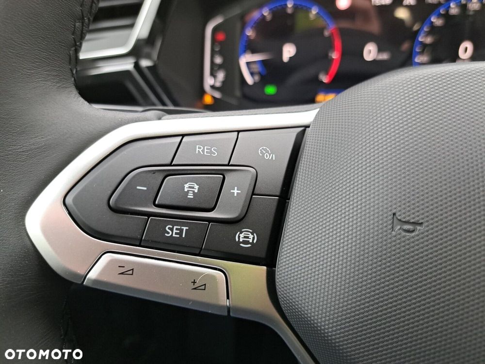 Volkswagen Touran - 28