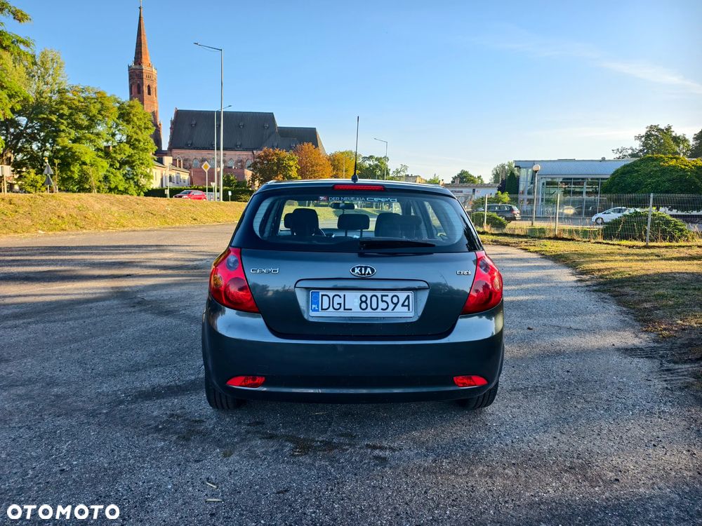 Kia Ceed - 15