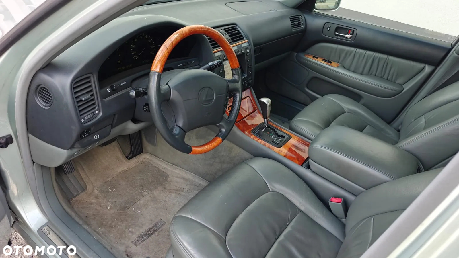 Lexus LS 400 - 13
