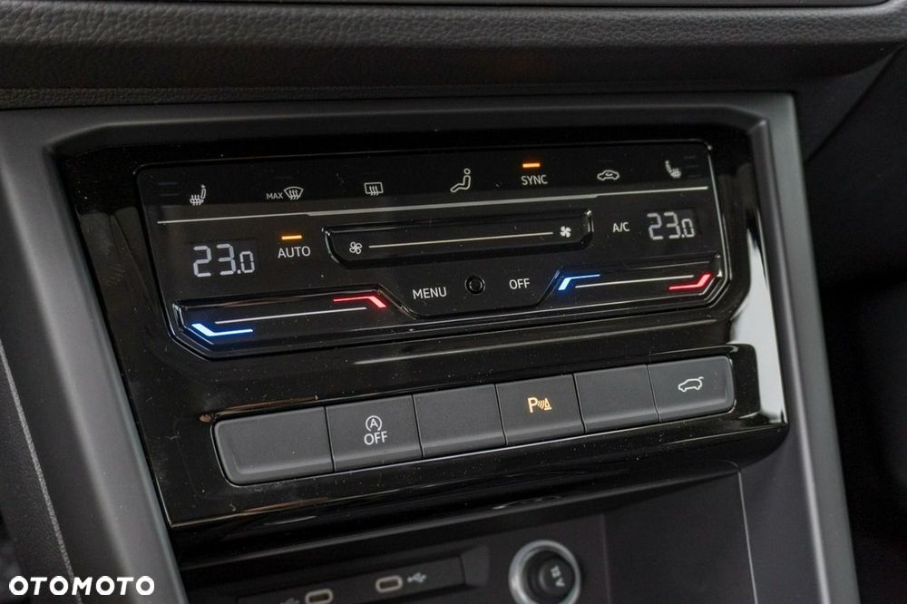 Volkswagen Touran - 28