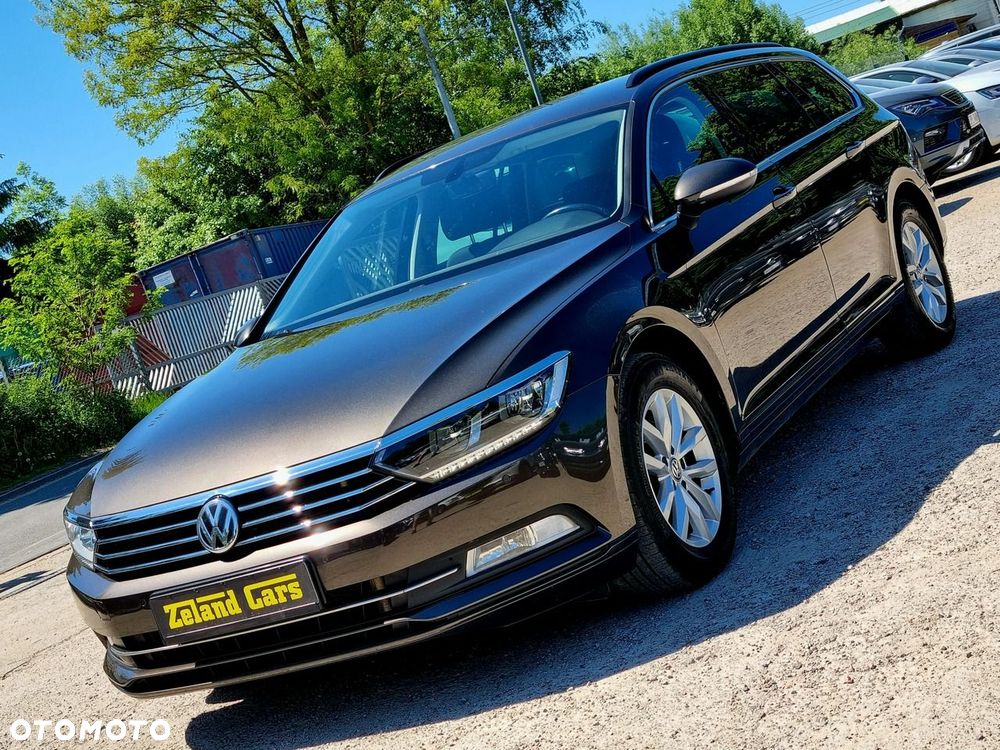 Volkswagen Passat - 1