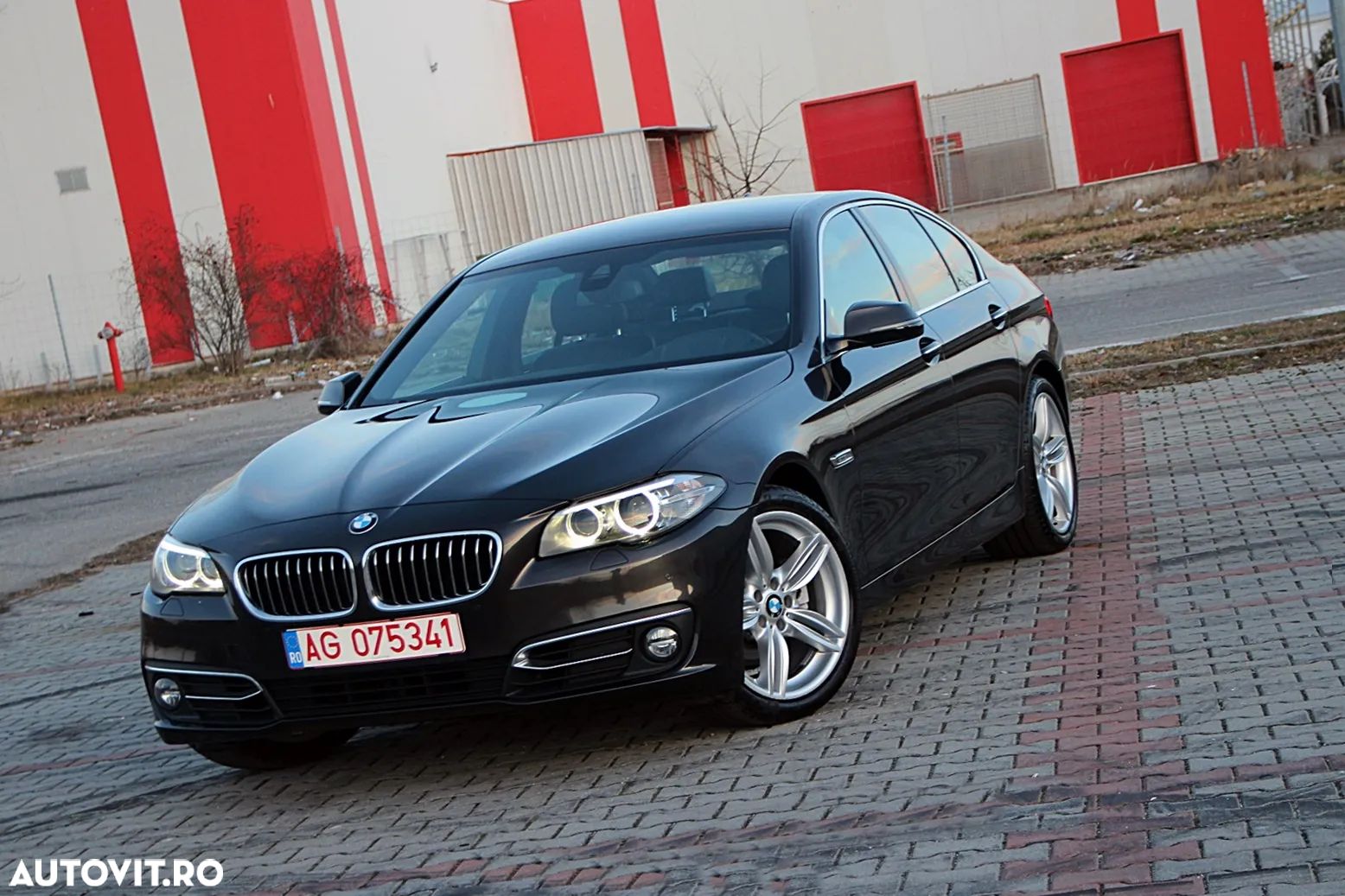 BMW Seria 5 520d Aut. Luxury Line - 1