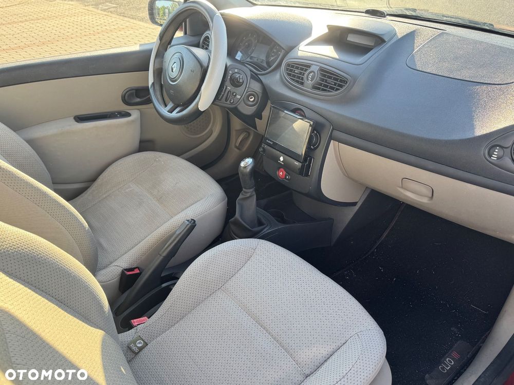 Renault Clio - 12