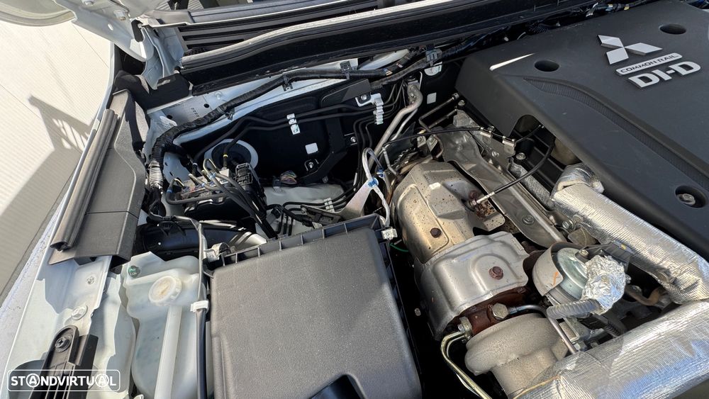 Mitsubishi L-200 Cabine dupla 4X2 - 34