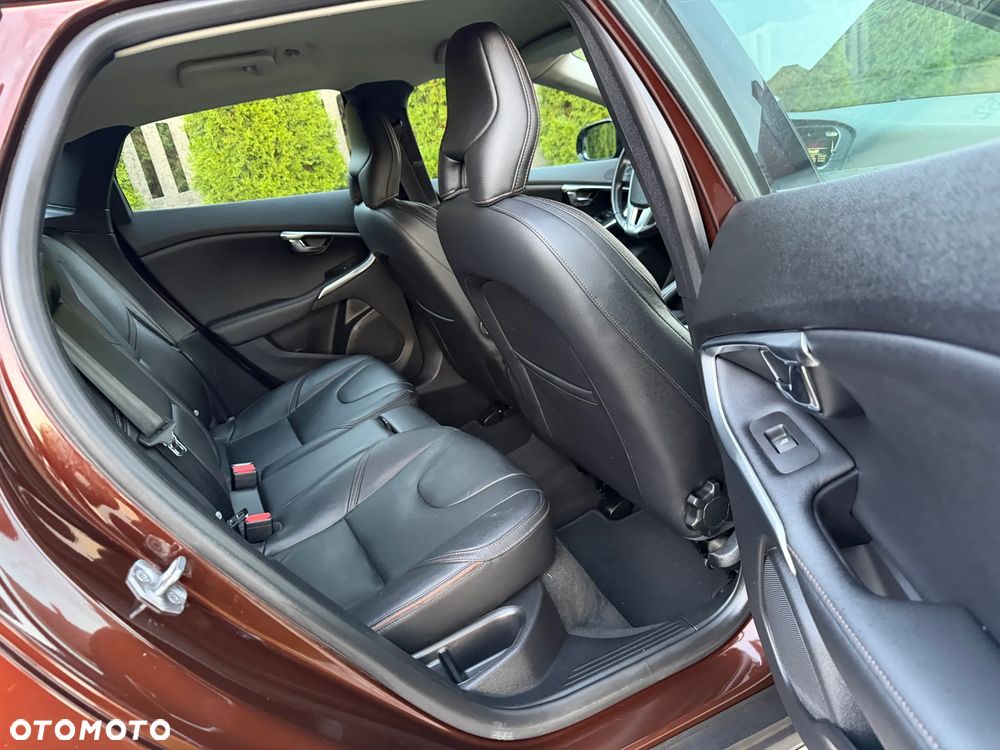 Volvo V40 Cross Country - 19