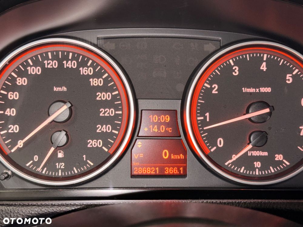 BMW Seria 3 325i - 9