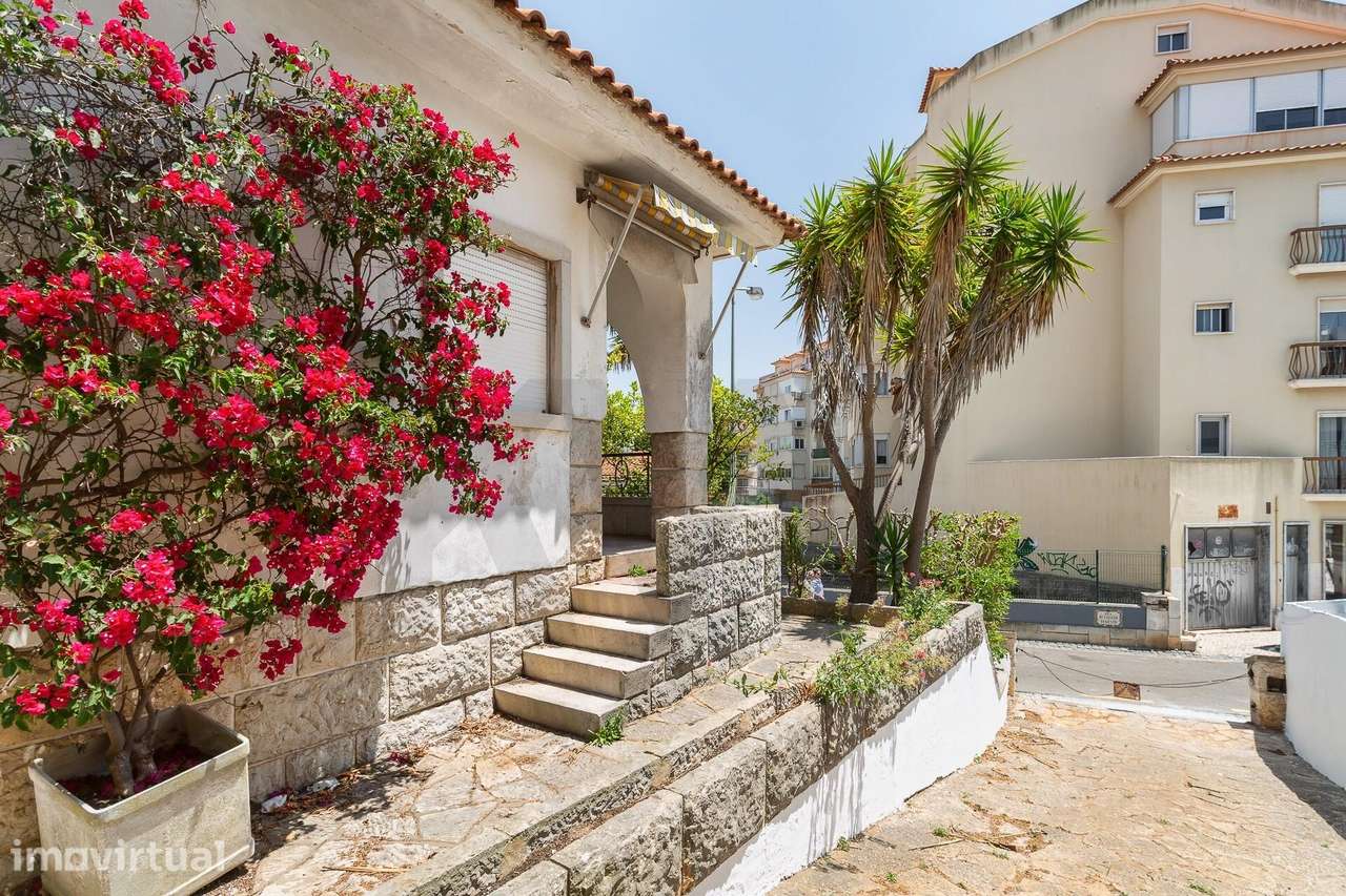 Parede, Cascais - Moradia T5 em terreno de 1065 m2 para investimento - Grande imagem: 5/53