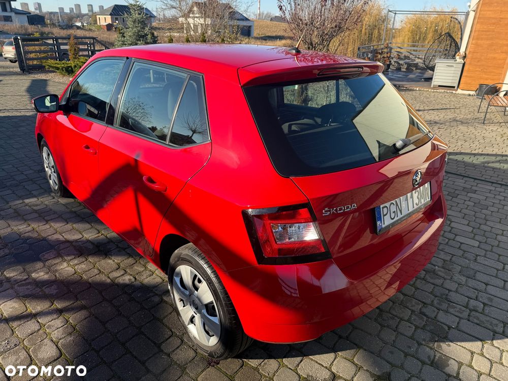 Skoda Fabia 1.0 MPI Cool Edition Red & Grey - 25