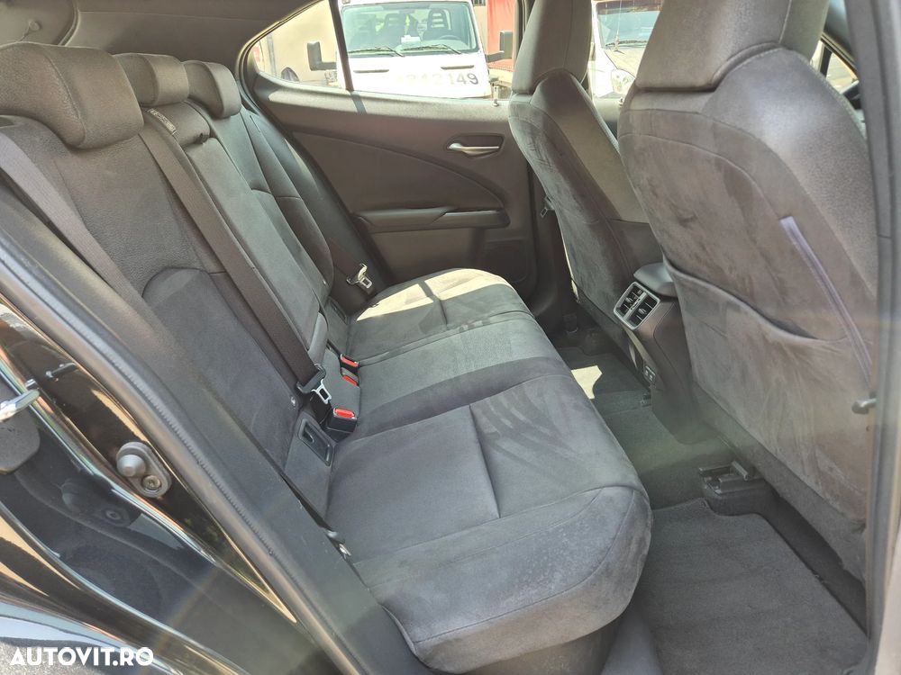 Lexus UX ver-250h-2-0l-hev-20h---178-hp-4x2-cvt-business - 21
